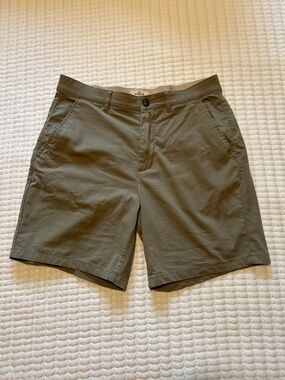 Marine Layer Olive Green Flat-Front Chino Shorts Mens 30” waist